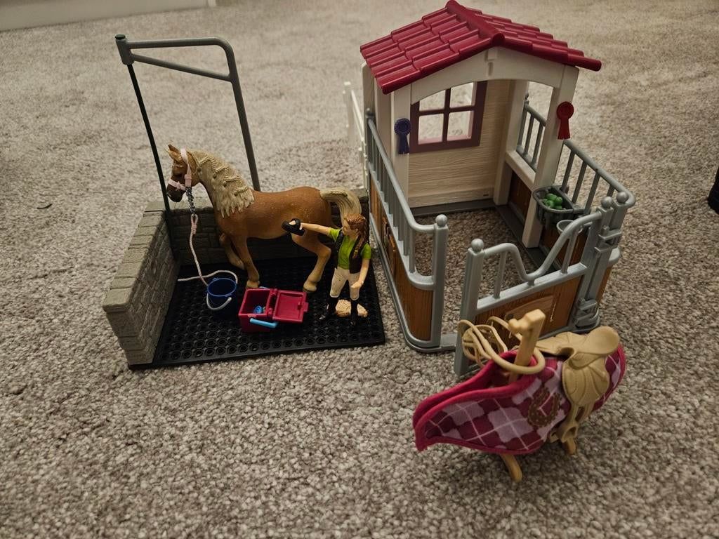 Schleich Horse Club Paardenbox met Wasplaats 72177, Ophalen of Verzenden, Gebruikt, Jongen of Meisje
