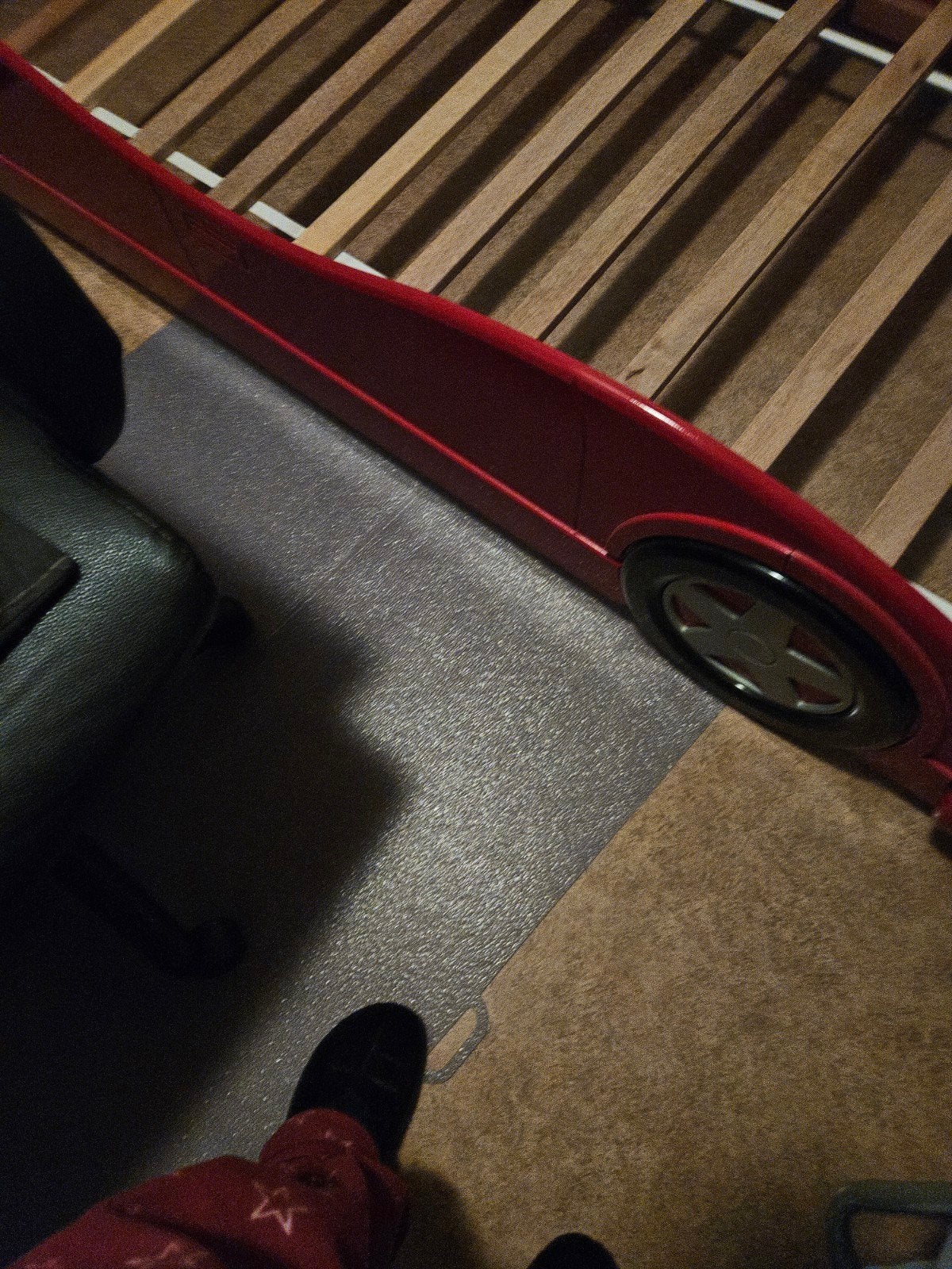 kinder autobed rood/ zwart, Ophalen, Gebruikt, 180 cm of meer, 85 tot 100 cm