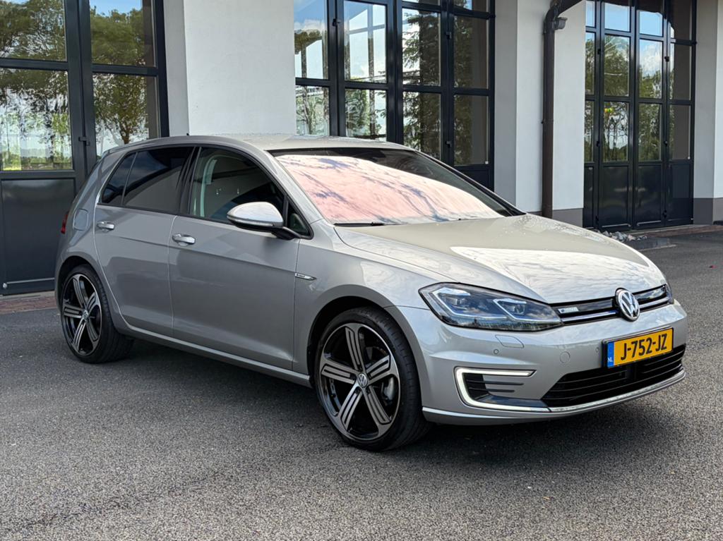 Volkswagen e-Golf e-dition 2020/virtual/acc/carplay, Auto's, Lichtsensor, Zwart, Origineel Nederlands, Elektrisch