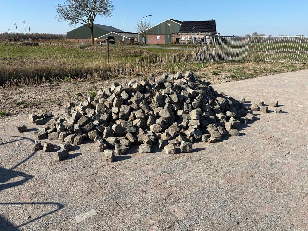 Kinderkoppen, Ophalen, Gebruikt, Grijs, Kei