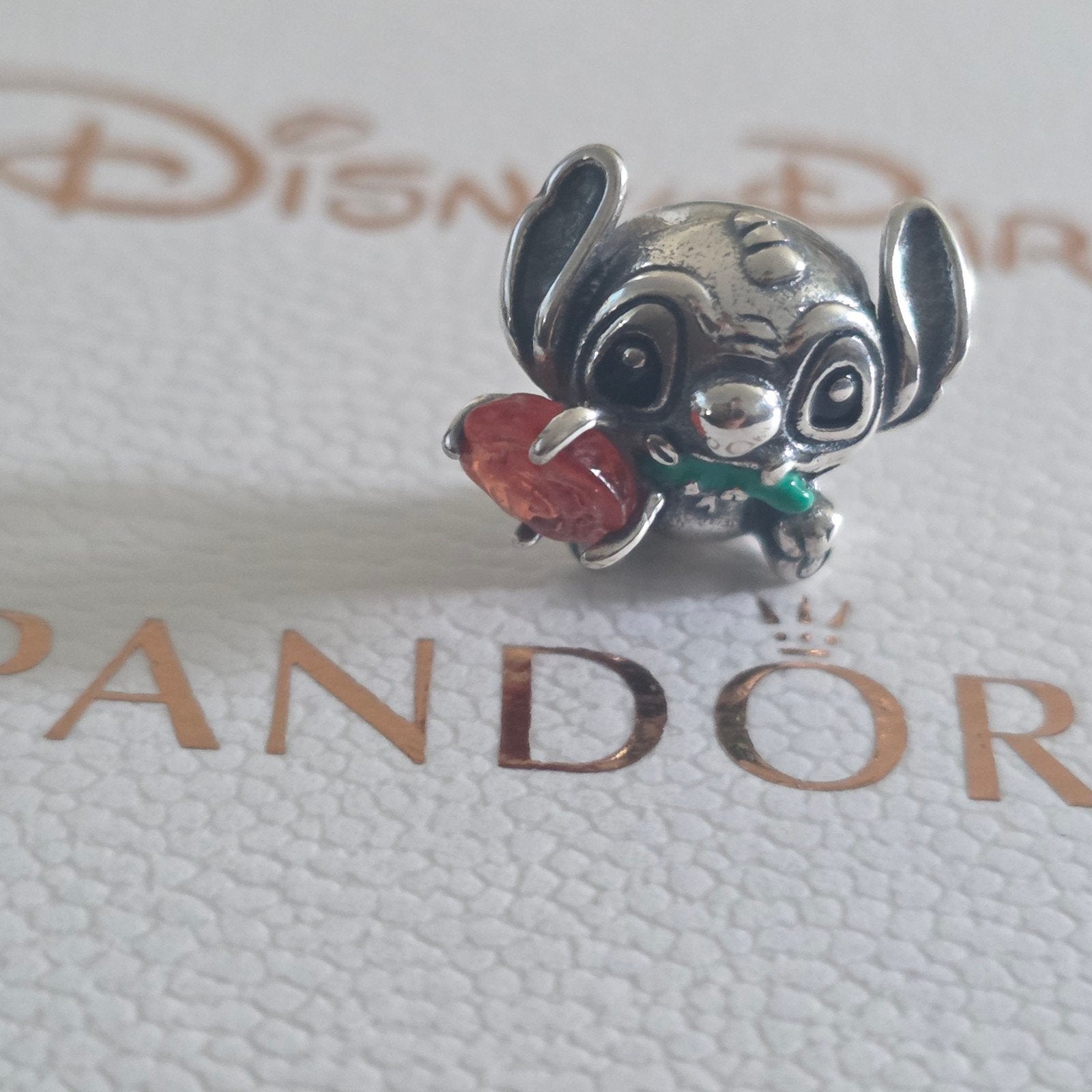 Pandora Disney Stitch bedel met hartje, Verzenden, Pandora, Zo goed als nieuw, 1 bedel