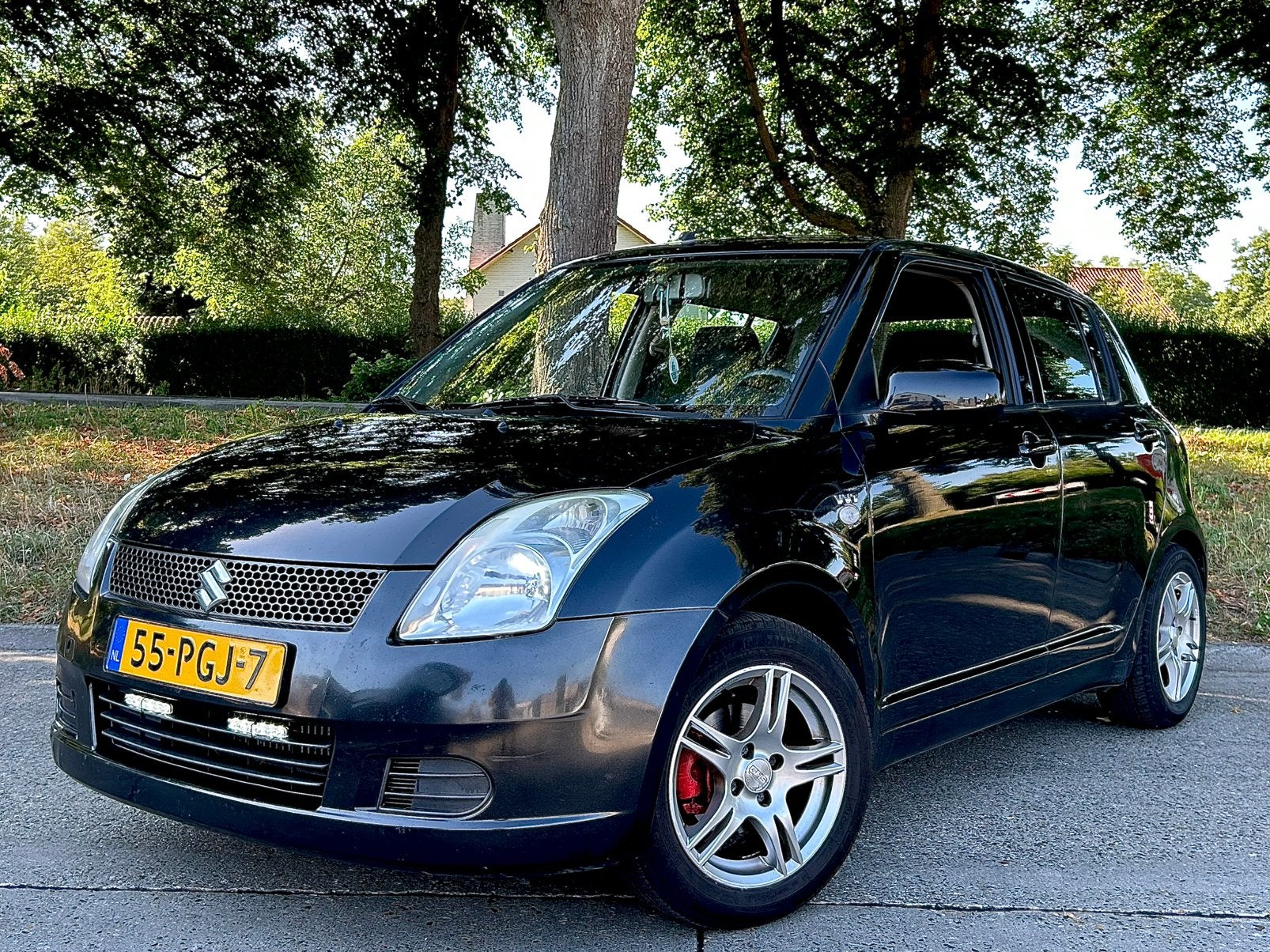 Suzuki Swift 1.5 GLS / Carplay / LED-Lampen / 5-Drs / Centra, Voorwielaandrijving, Stof, 40 €/maand, Zwart