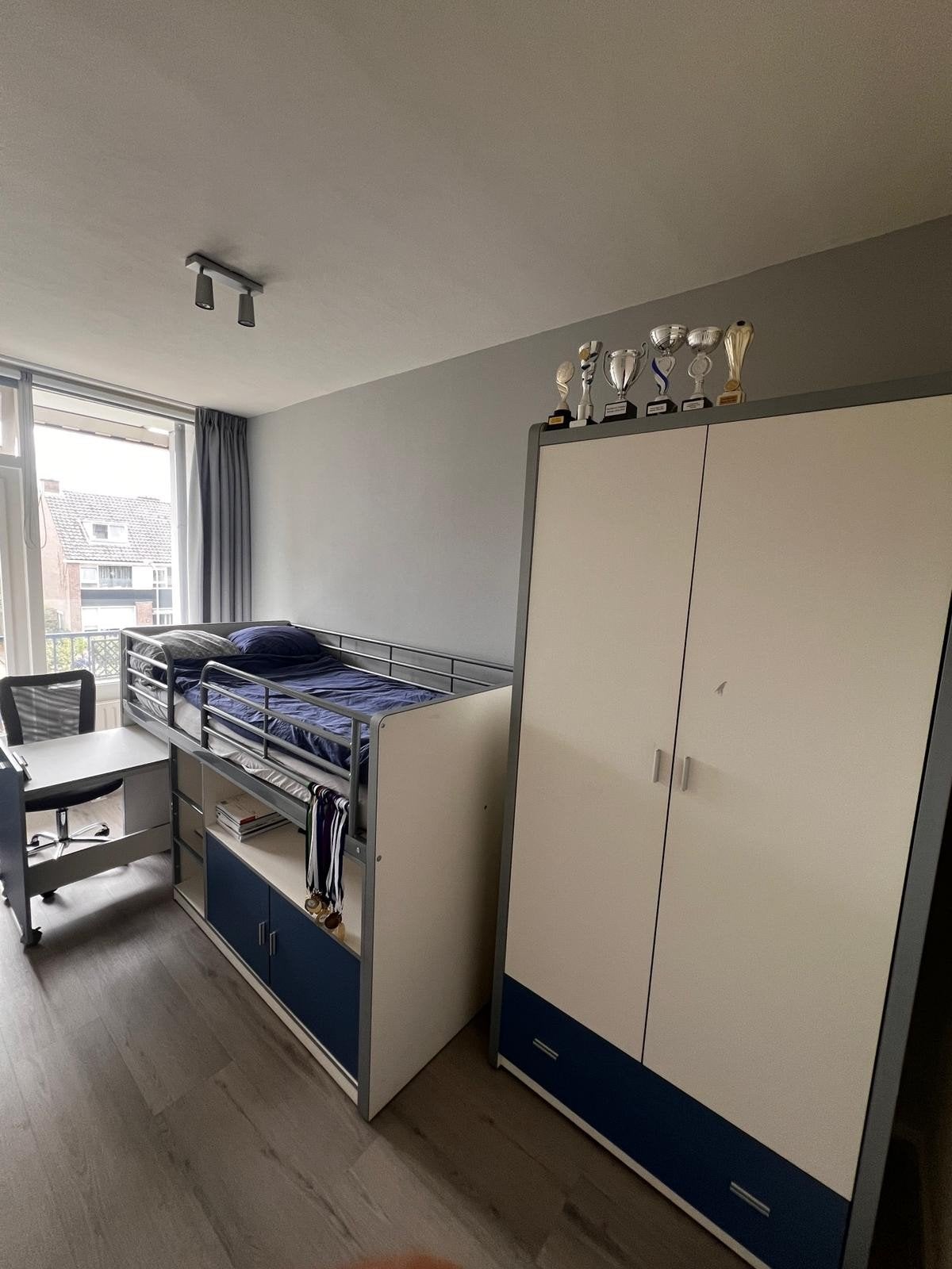 Halfhoogslaper met bureau, stoel en kledingkast, Ophalen, Gebruikt, Eenpersoons