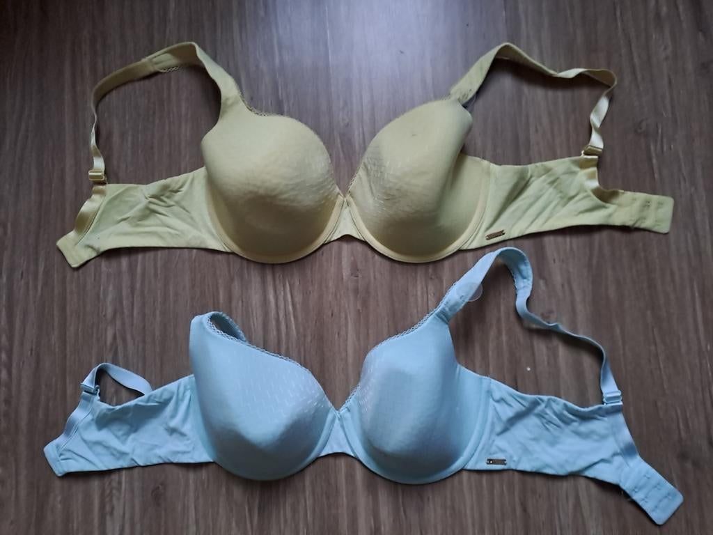 Livera Set van 2 beha's 80D geel & lichtblauw voor €10, Livera, Ophalen of Verzenden, Blauw, BH