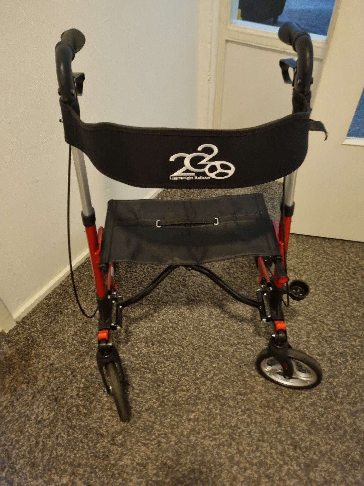rollator, rood,2go2, Ophalen, Zo goed als nieuw