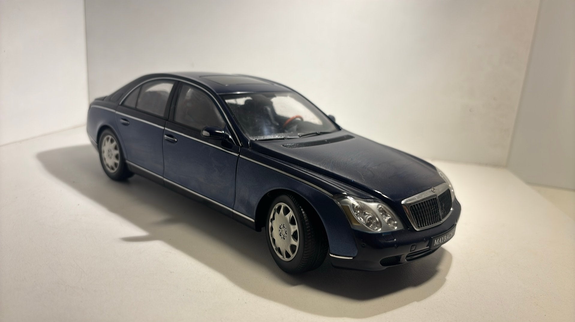 Maybach 57 autoart 1.18