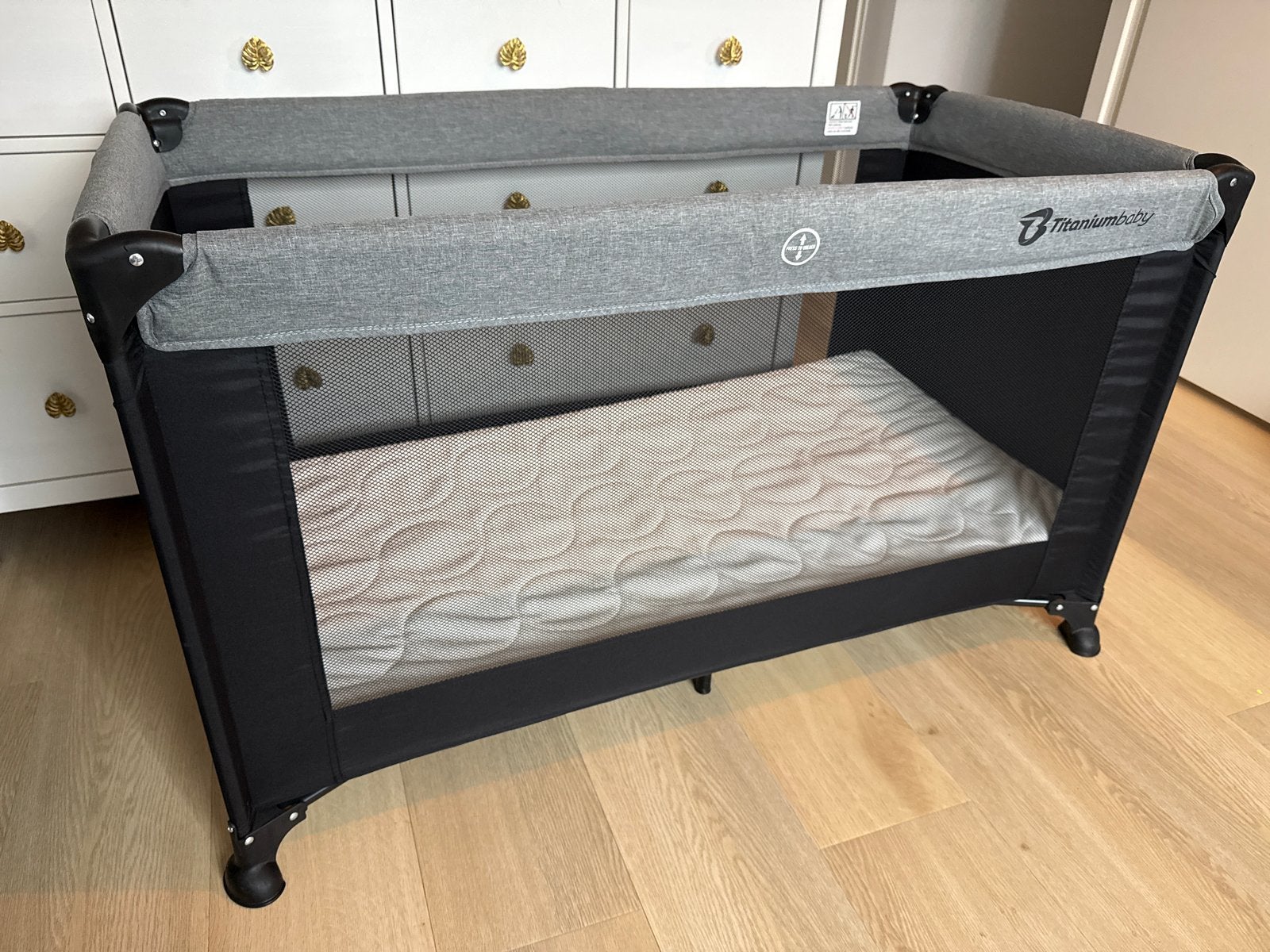 Titanium Baby campingbedje met IKEA matras en hoes, Ophalen, Nieuw, Reisbedje