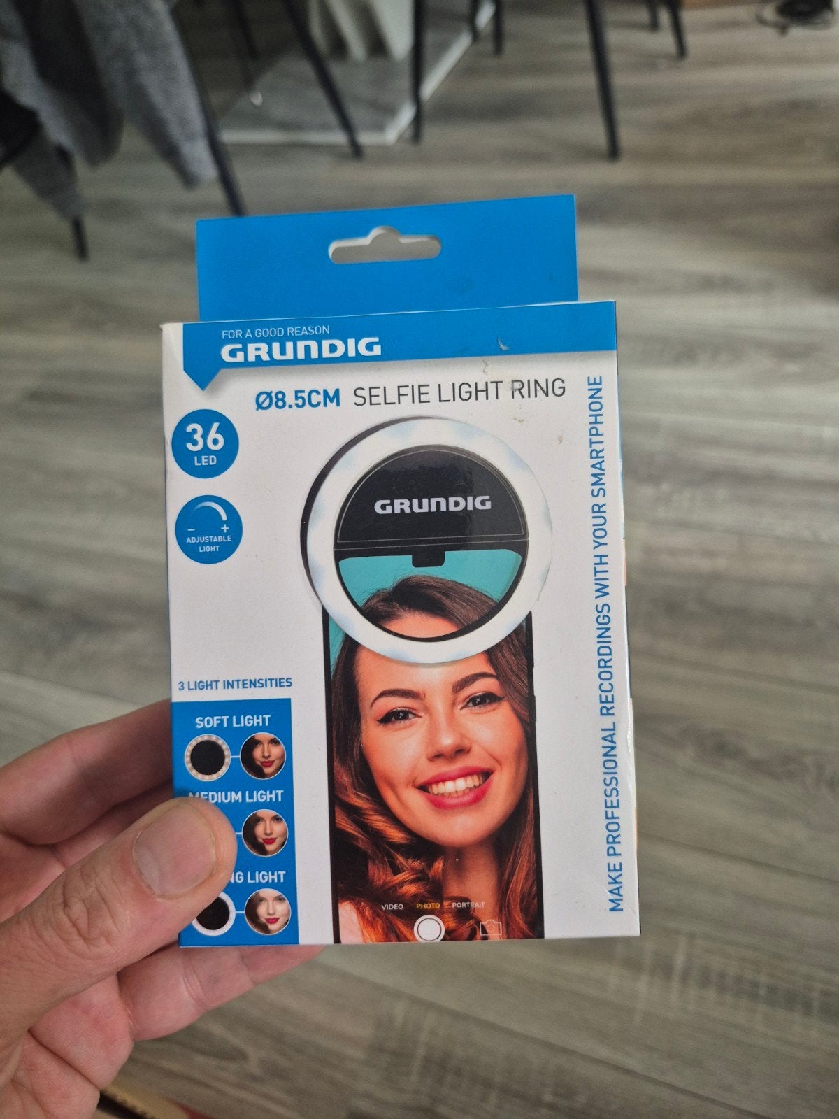 Grundig Selfie Ringlamp + Klem - 36 LED's, Verstelbaar Lich, Audio, Tv en Foto, Overige merken, Ringlicht, Inclusief accessoires