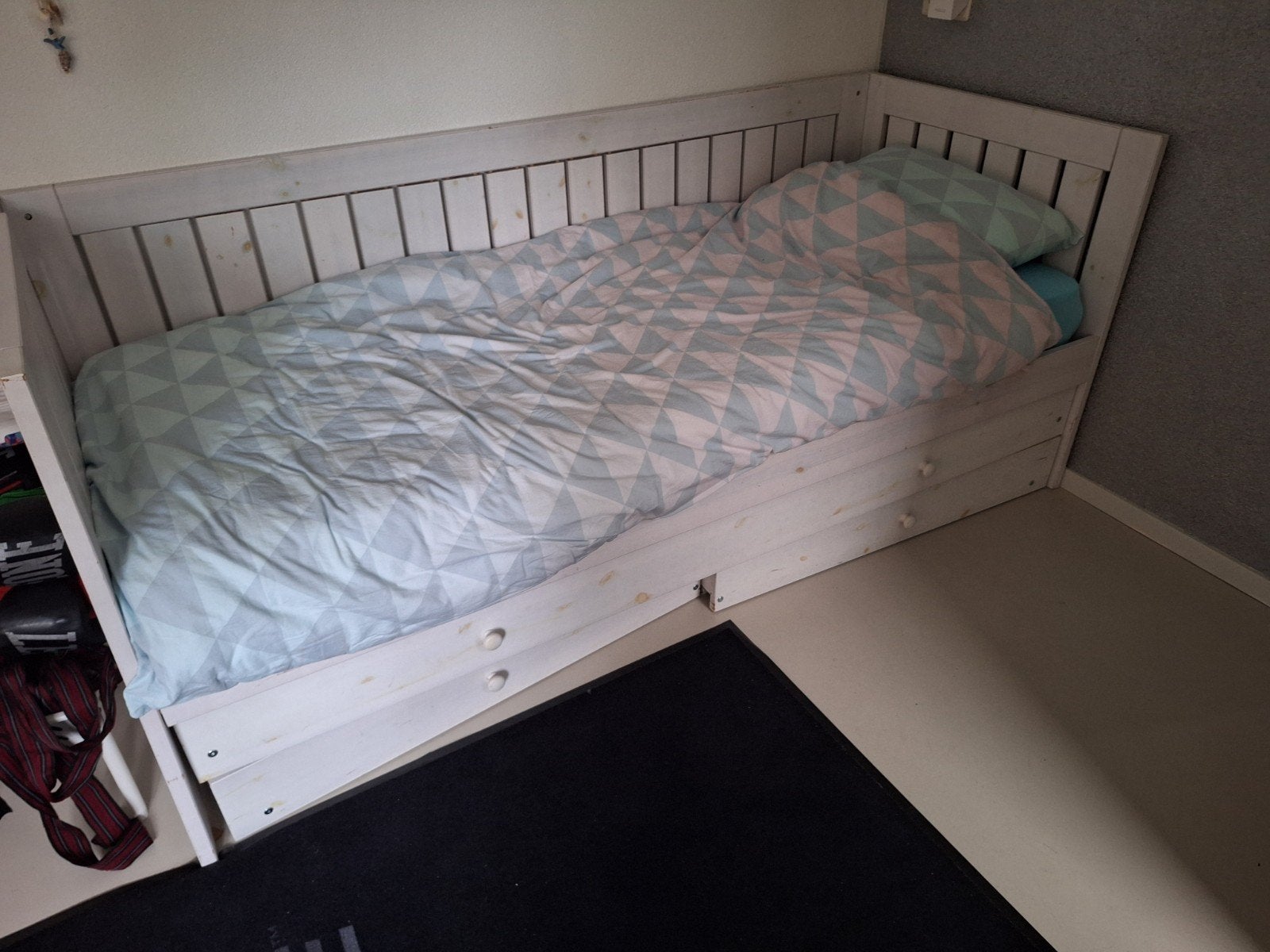 Wit houten bedbank kind met uitschuifbaar logeerbed en lades, Ophalen, Gebruikt