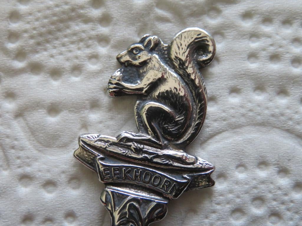 Verzilverd Dierenbescherming Lepeltje Eekhoorn (1e Layout), Verzamelen, Porselein, Kristal en Bestek, Zo goed als nieuw, Bestek