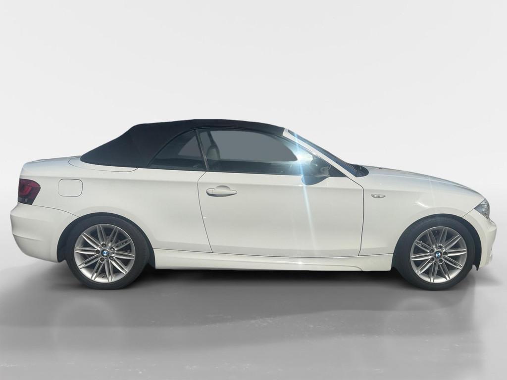 BMW 1-serie Cabrio 118i M Sport Edition | Parkeersensoren |, Auto's, BMW, 1-Serie, 4 stoelen, Wit, Handgeschakeld