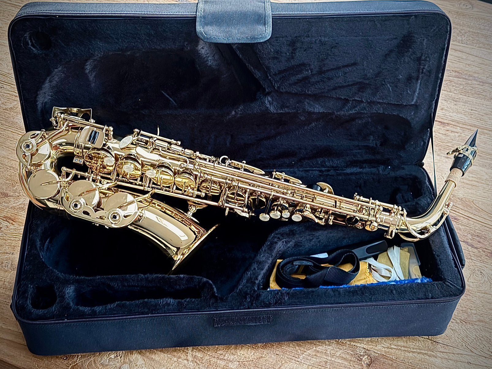 Altsaxofoon zo goed als nieuw – compleet met koffer, Ophalen, Zo goed als nieuw, Alt, Met koffer