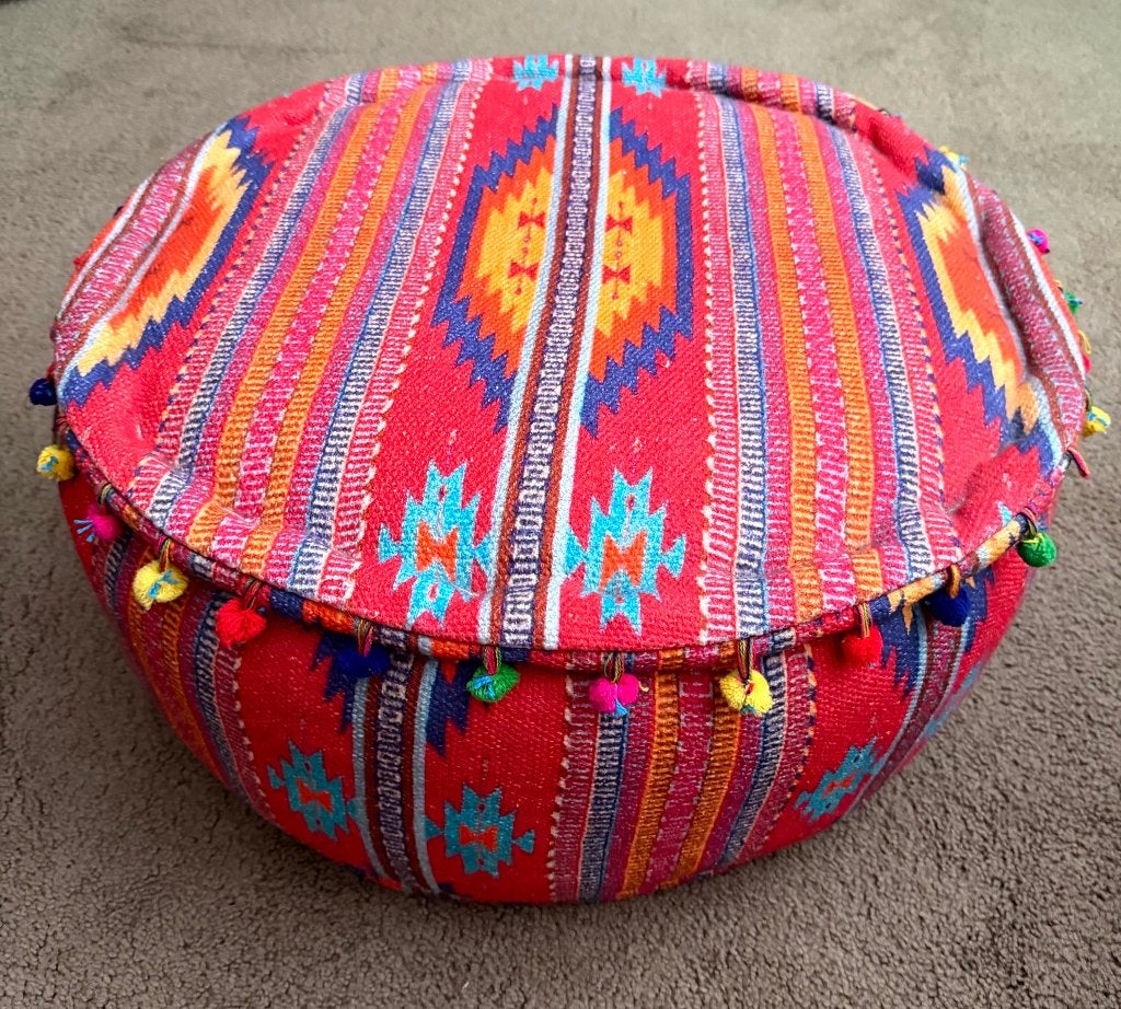 Kelim Poef met pompons, 100% katoen, Made in India, Ophalen, Zo goed als nieuw, Stof, 50 tot 75 cm