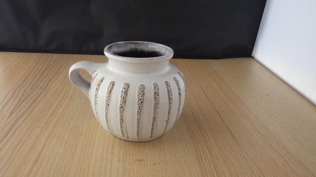 mooi strehla oorvaasje, Gebruikt, Overige kleuren, Aardewerk of Porselein, Ophalen of Verzenden