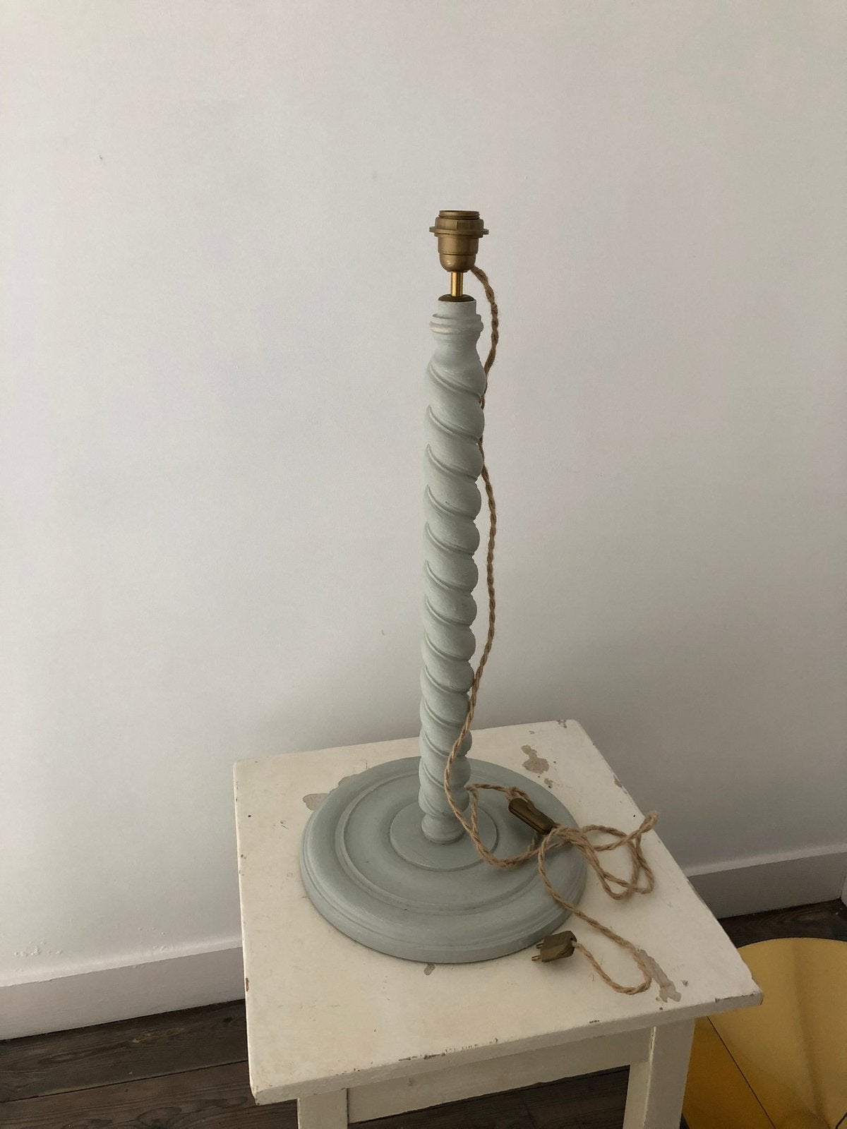 ANTIEKE IJZEREN BALUSTER LAMP HOUTEN VOET LAMPENVOET, Ophalen of Verzenden
