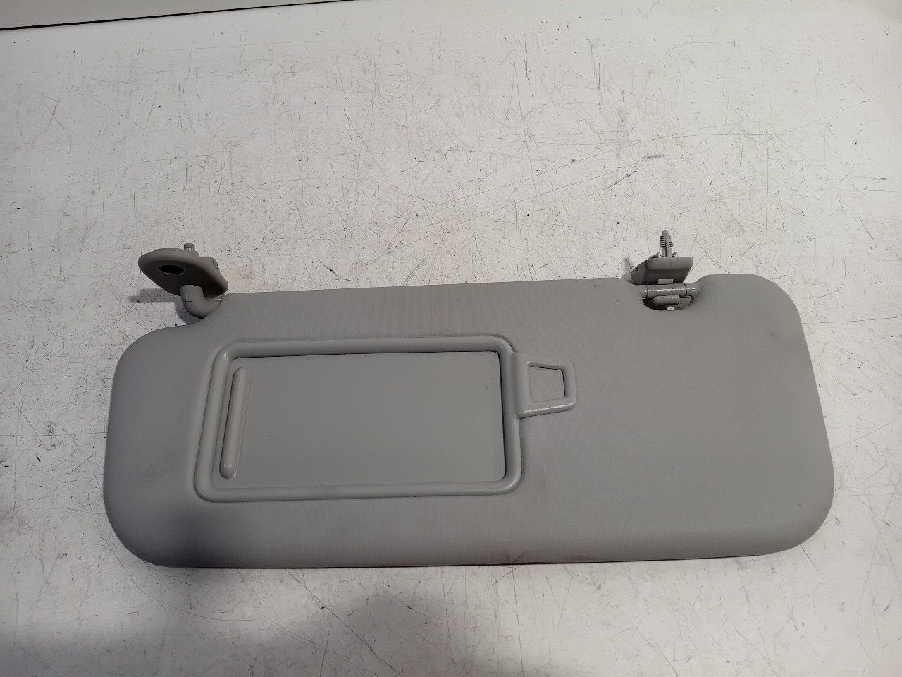 Zonneklep links Kia Stonic, Auto-onderdelen, Interieur en Bekleding, Onderdelen@venauto.nl, Van der Ven Autorecycling B.V., Ettenseweg 76, 4706 PB Roosendaal, The Netherlands