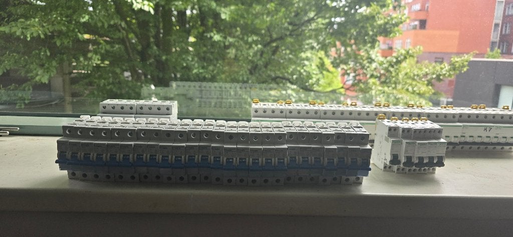 Doepke C16 DLS6I - 250/400V Stroomonderbrekers, Ophalen, Gebruikt