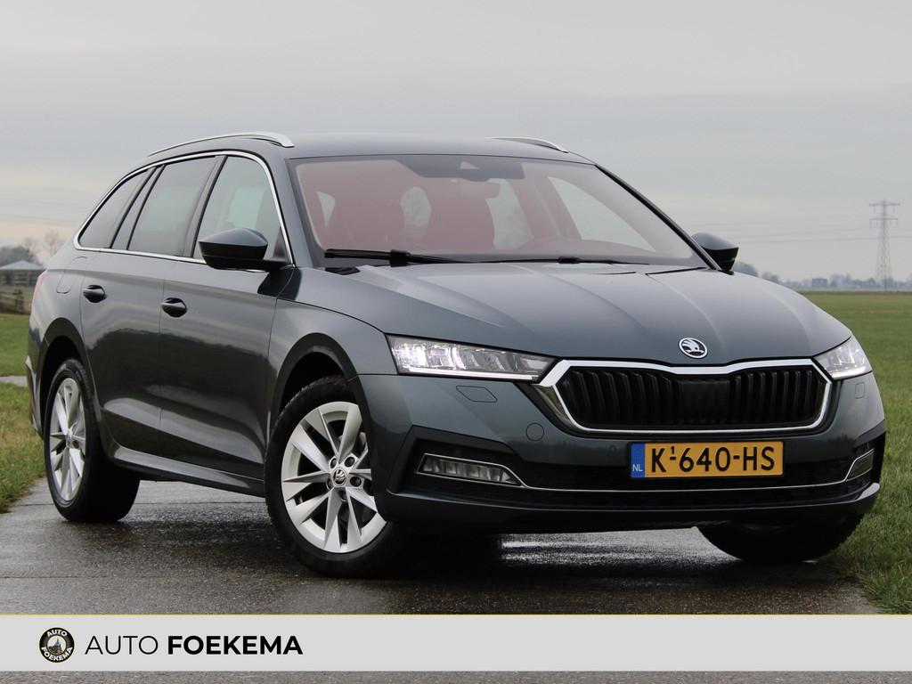 Skoda Octavia Combi 1.0 e-TSI Business Edition Plus LED Lane, Stof, 19 km/l, 3 cilinders, Zilver of Grijs