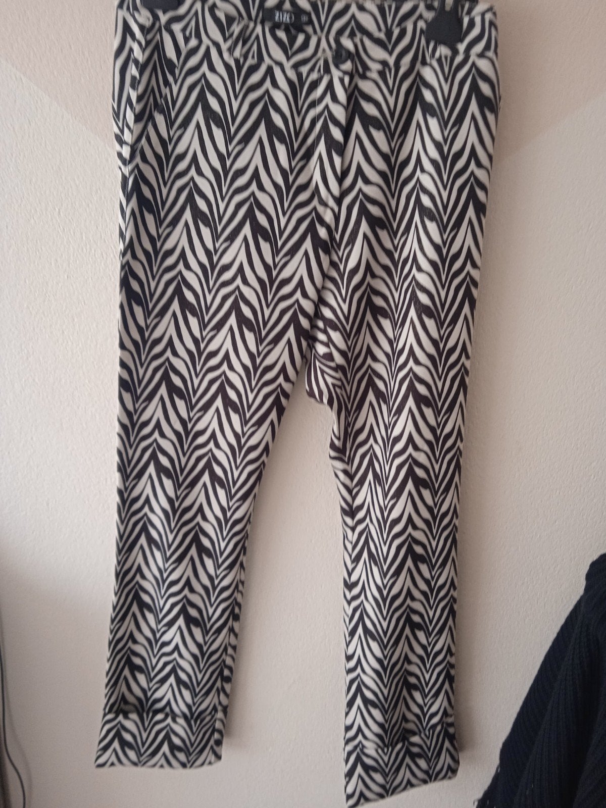 Zizo stretch pantalon 38/40 zwart/wit 7,€, Maat 38/40 (M), Zwart, Ophalen of Verzenden, Zo goed als nieuw