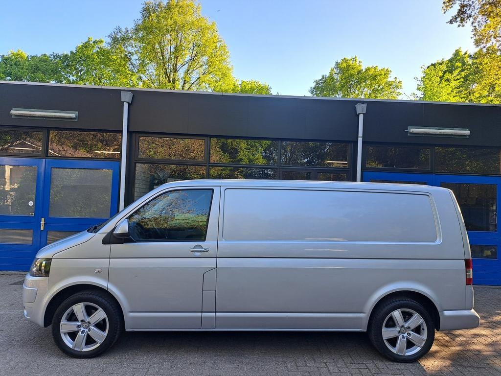 ORIGINELE 18 INCH VW TRANSPORTER T5 T6 SPORTVELGEN 255 45 18, Auto-onderdelen, Banden en Velgen, Banden en Velgen, Zomerbanden