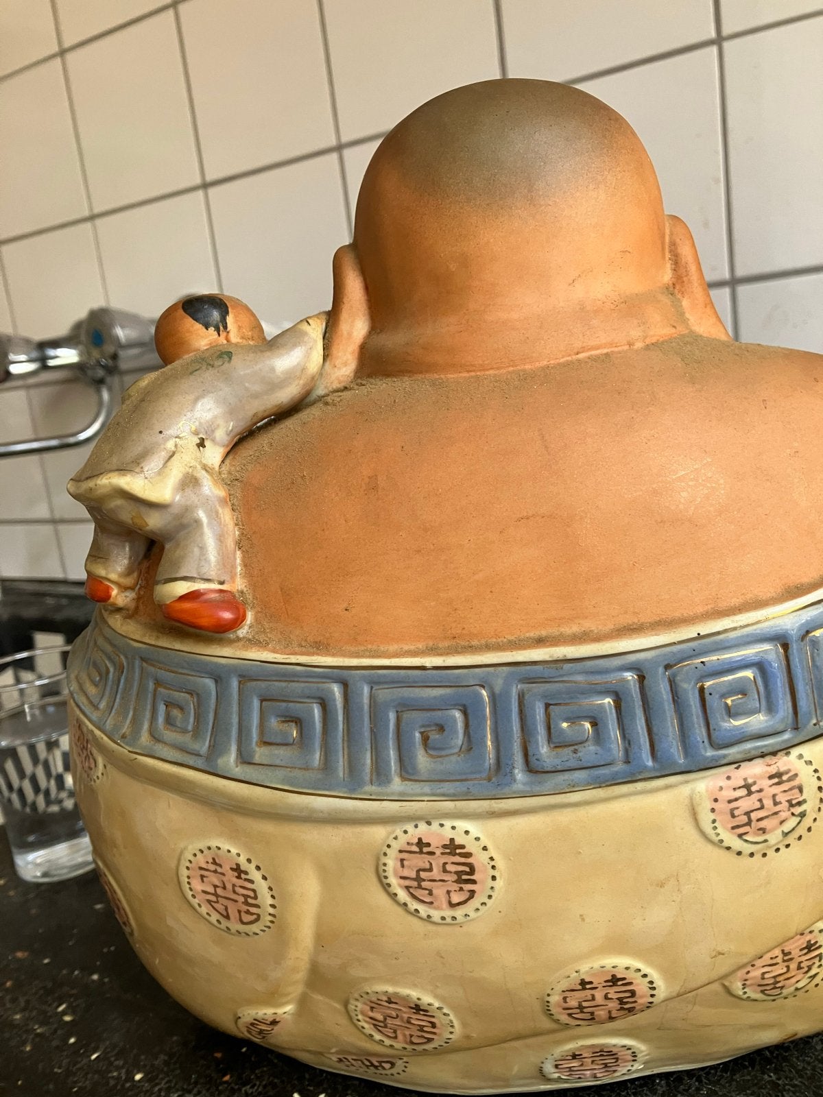 Grote Boeddha met spelende kinderen, Ophalen, Gebruikt, Steen/keramiek, Meerkleurig