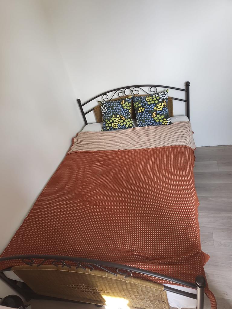 Bed metaal 140 / 200 GRATIS, Huis en Inrichting, Slaapkamer | Bedden, Ophalen, Gebruikt, Zwart, Tweepersoons