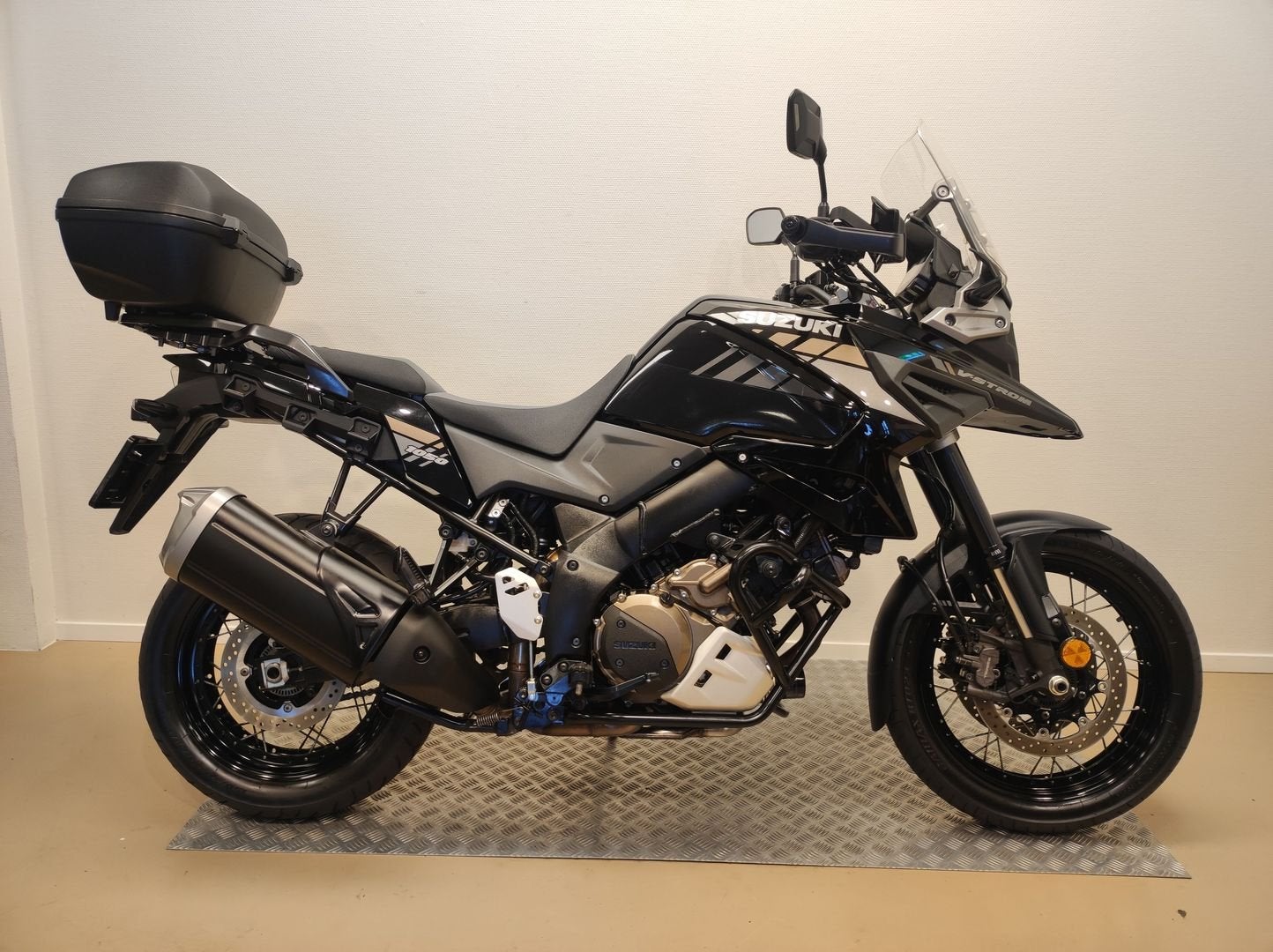 SUZUKI V-STROM 1050 XT (bj 2021) BTW motor, Motoren, SUZUKI, Bedrijf, Onbekend, Overig