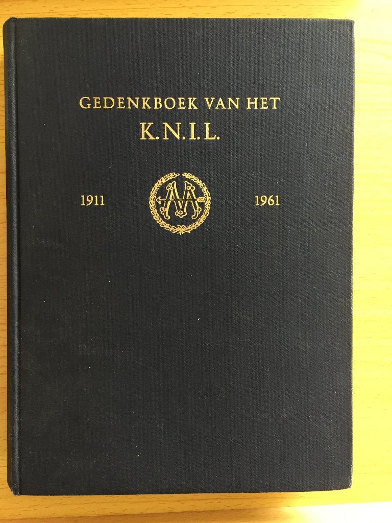 Gedenkboek van het K.N.I.L. 1911-1961, Ophalen of Verzenden, Gelezen, F. Witkamp