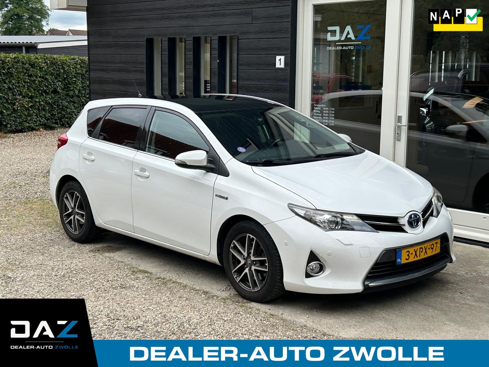 Toyota Auris 1.8 Hybrid Lease Aut/Ecc/Navi/Pano (bj 2014), Auto's, Toyota, Euro 5, Stof, Gebruikt, 4 cilinders