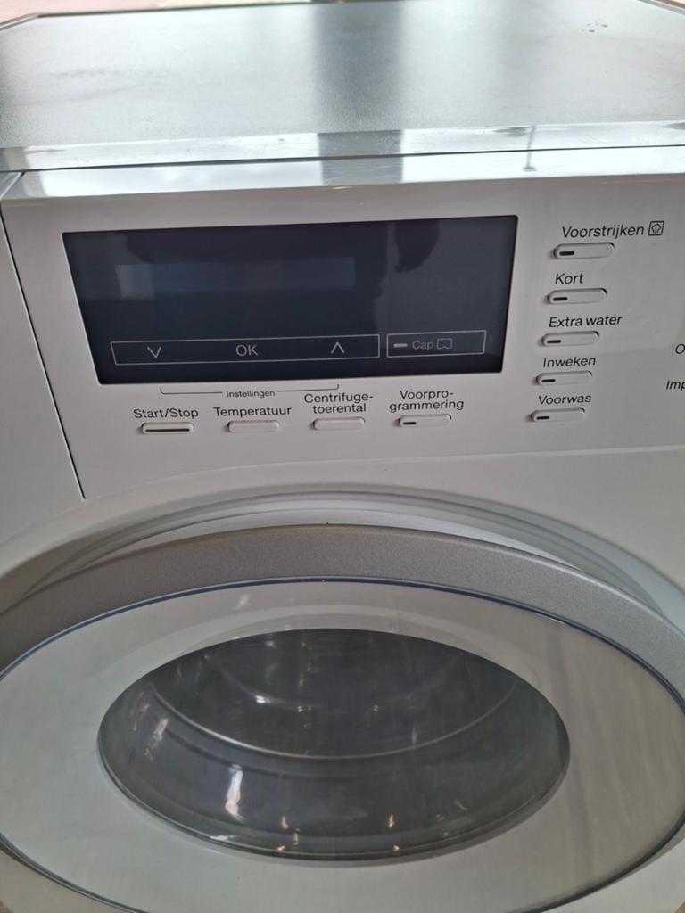 Miele W1 Wasmachine met TwinDos  zogoed als nieuwe, Carl-Miele-Straße 29, 33332 Gütersloh, Duitsland, Ophalen of Verzenden, 85 tot 90 cm