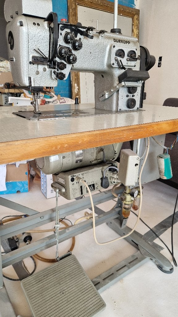 Ledermachine, Ophalen of Verzenden, Zo goed als nieuw, Naaimachine, Overige merken