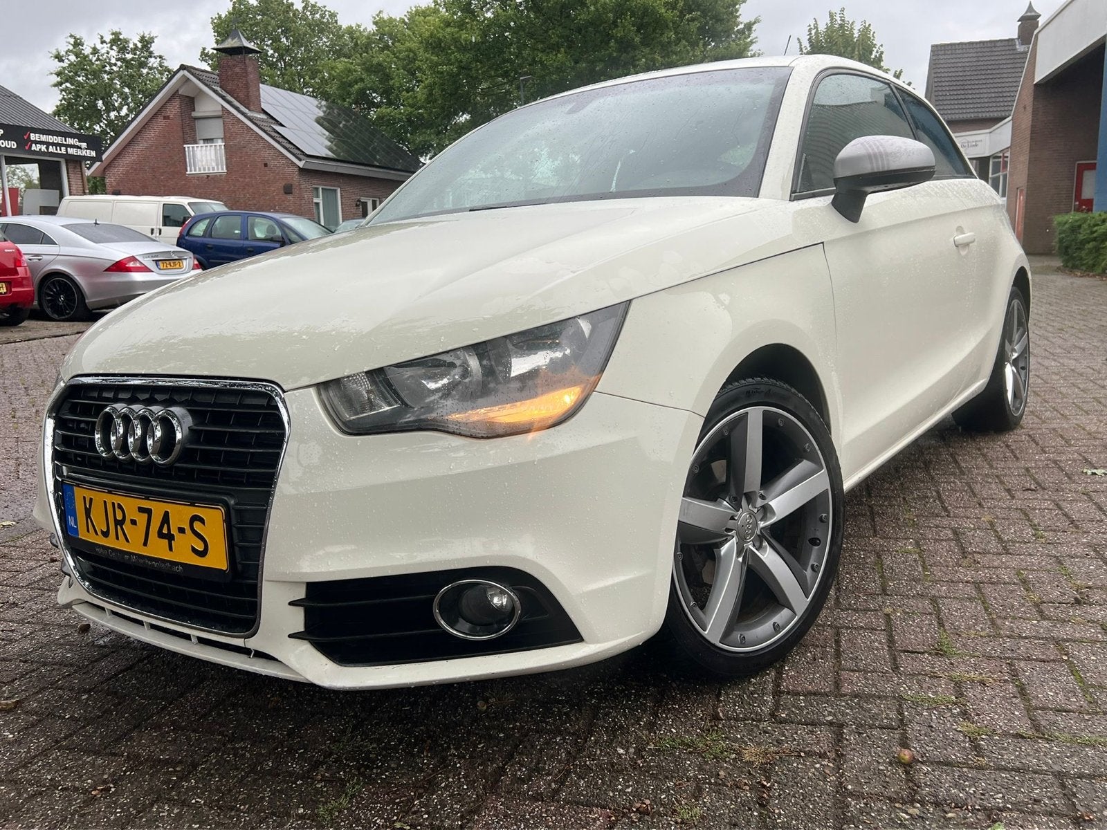 Audi A1 1.2 Tfsi 63KW 2011 Wit / nwe apk 8-2027, Voorwielaandrijving, A1, 4 cilinders, 4 stoelen