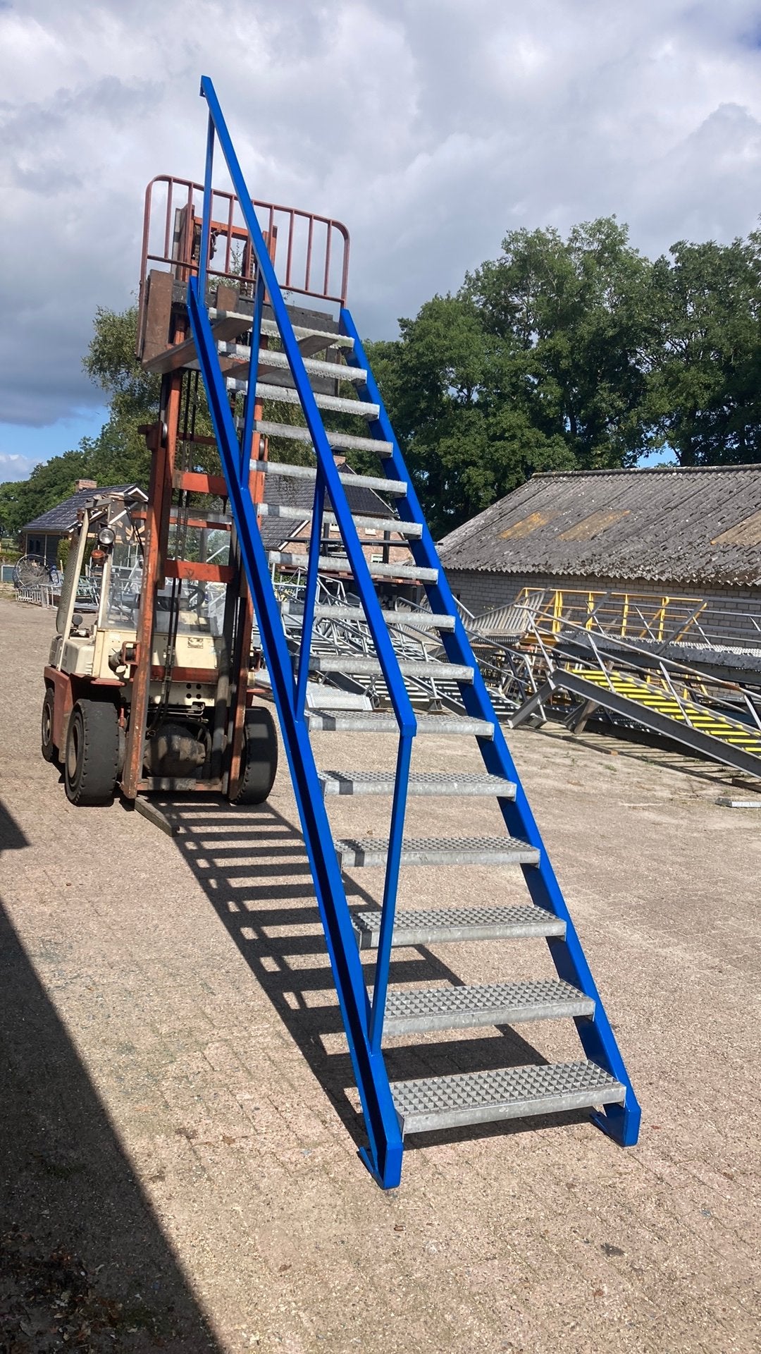 Stalen trap, Ophalen, Zo goed als nieuw, 2 tot 4 meter