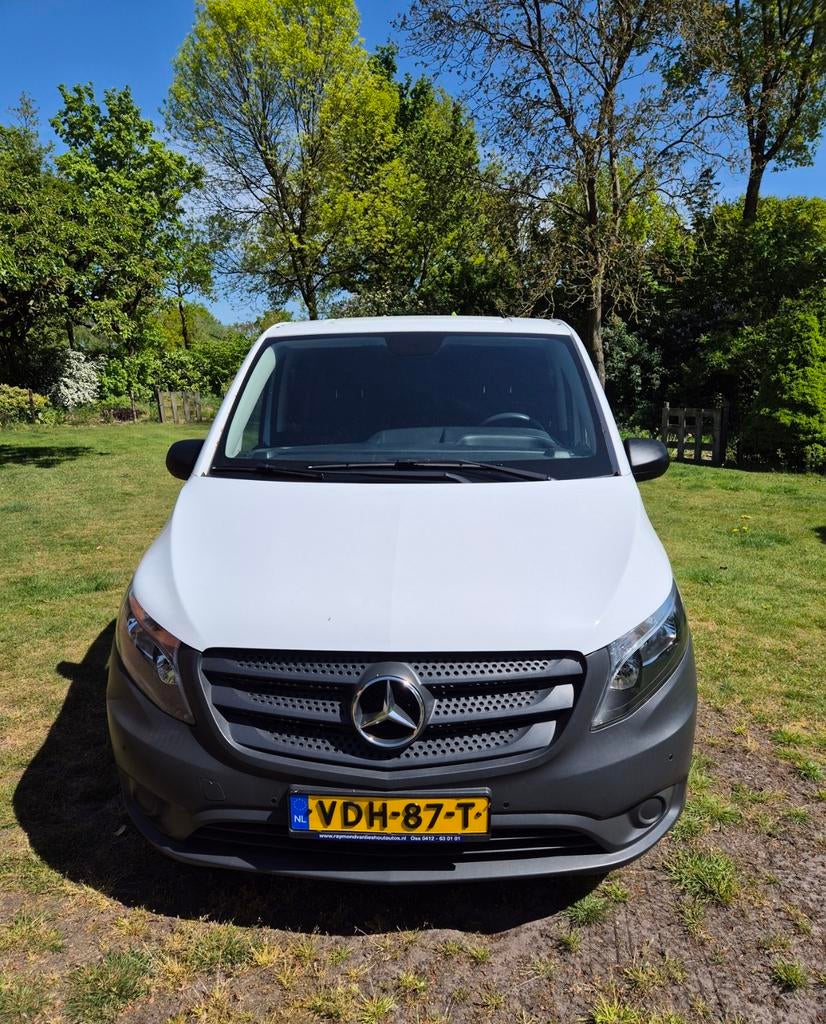 Mercedes-Benz Vito 111CDI L3H1 120pk 2019 luxe uitvoering, Voorwielaandrijving, 15 km/l, Zwart, 4 cilinders