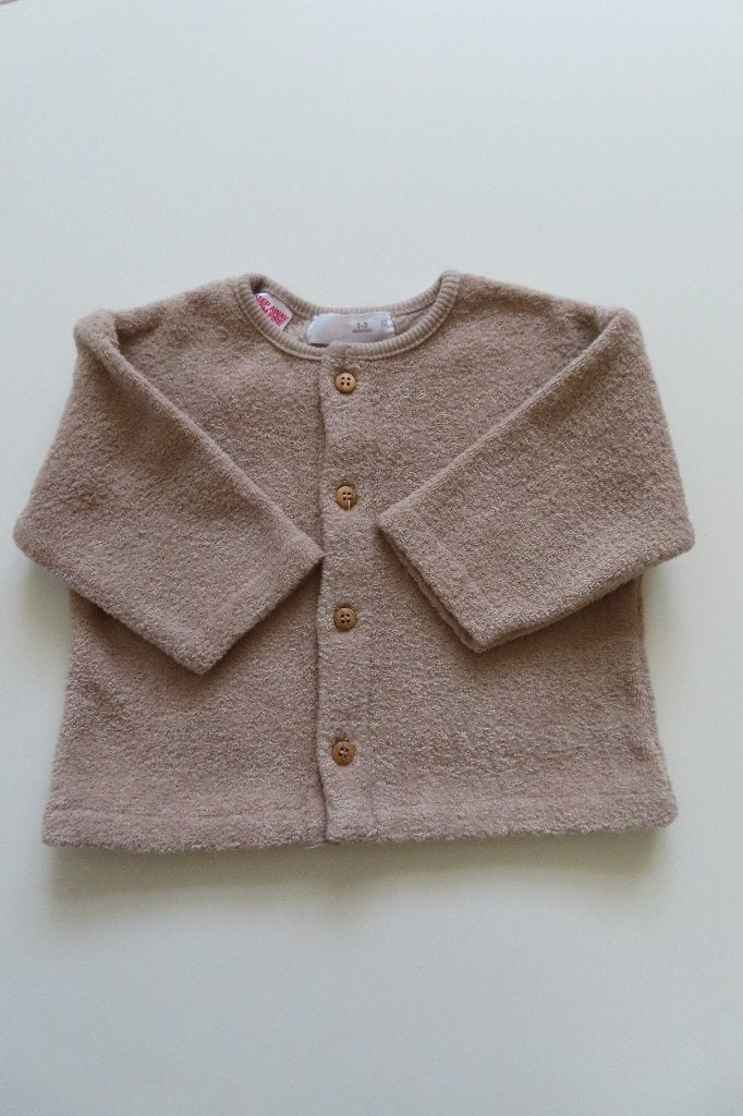 Gebreid Vest Houten Knoopjes Bruin Primark mt 62 (L69), Kinderen en Baby's, Babykleding | Maat 62, Ophalen of Verzenden, Zo goed als nieuw