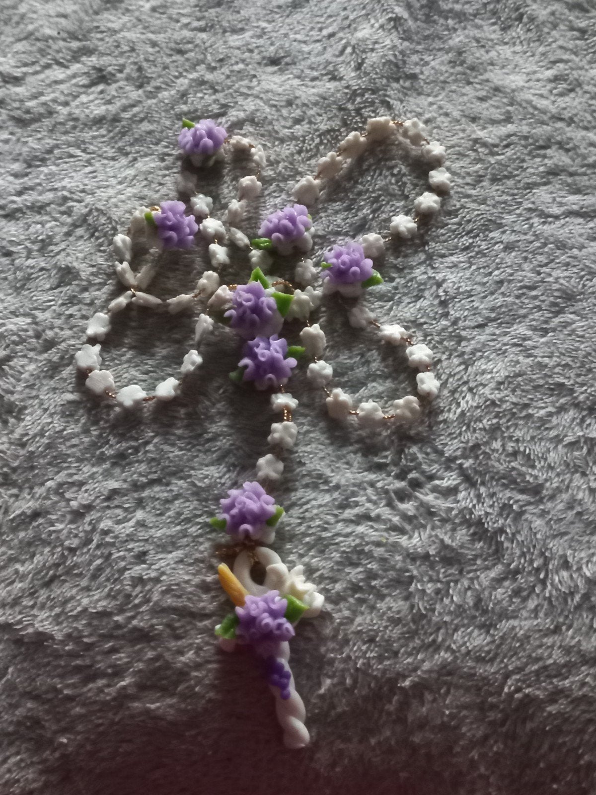 Handgemaakte Rozenkrans Taarttopper - Wit & Paars Bloemen, Ophalen of Verzenden