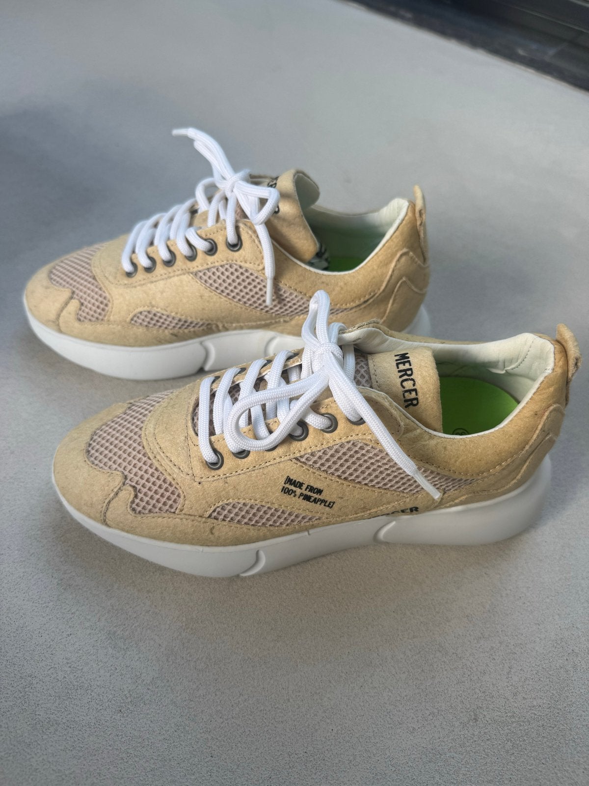 Mercer sneakers nieuw maat 36 - Gemaakt van ananasvezels, Ophalen of Verzenden, Zo goed als nieuw, Beige, Sneakers of Gympen