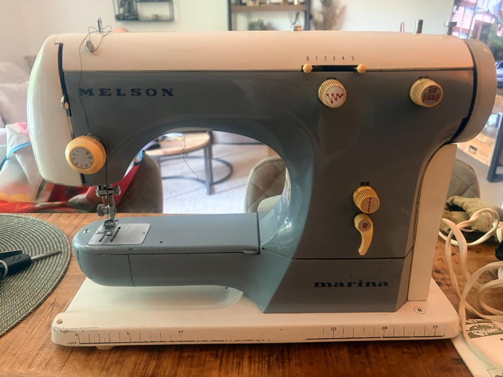 Vintage Melson Marina Naaimachine met Handleiding, Ophalen