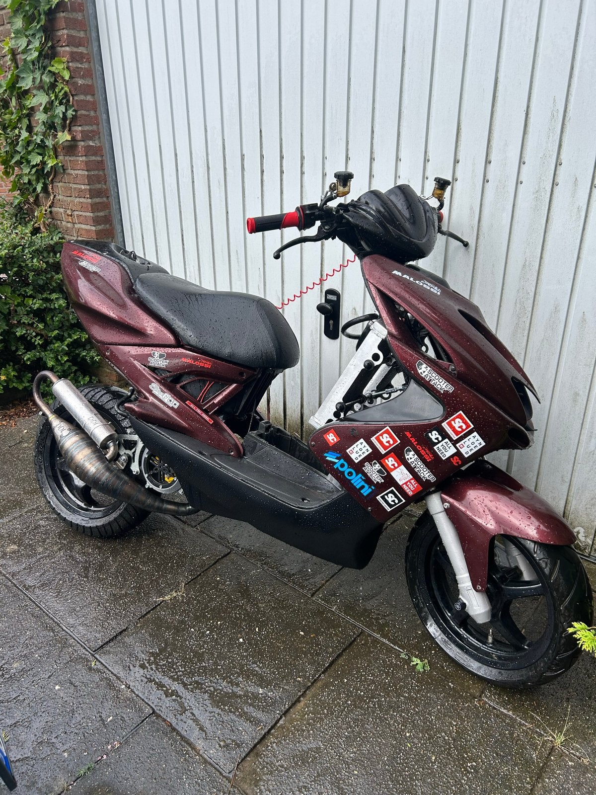 Gezocht: Getunede Yamaha Aerox (mag defect zijn), Fietsen en Brommers, Ophalen of Verzenden, Gebruikt, Tweetakt, Aerox