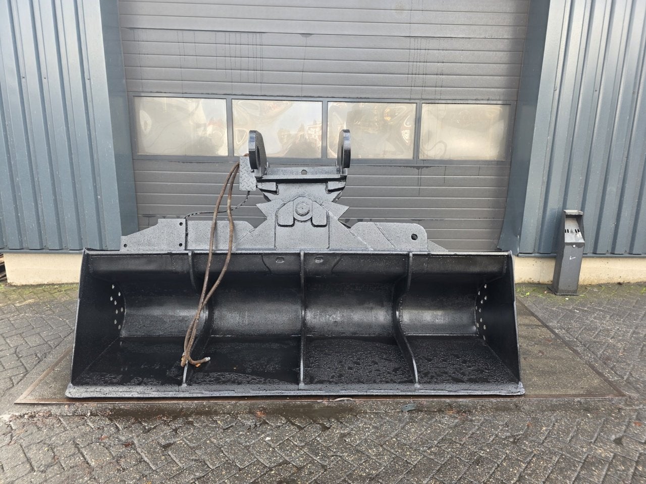 kantelbak cw55S, Zakelijke goederen