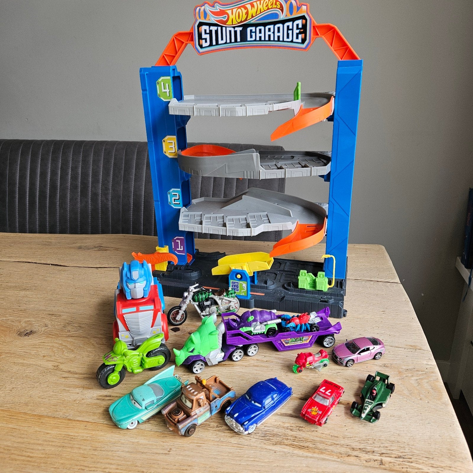 Hot Wheels Stunt Garage Racebaan - Zo goed als nieuw, Ophalen