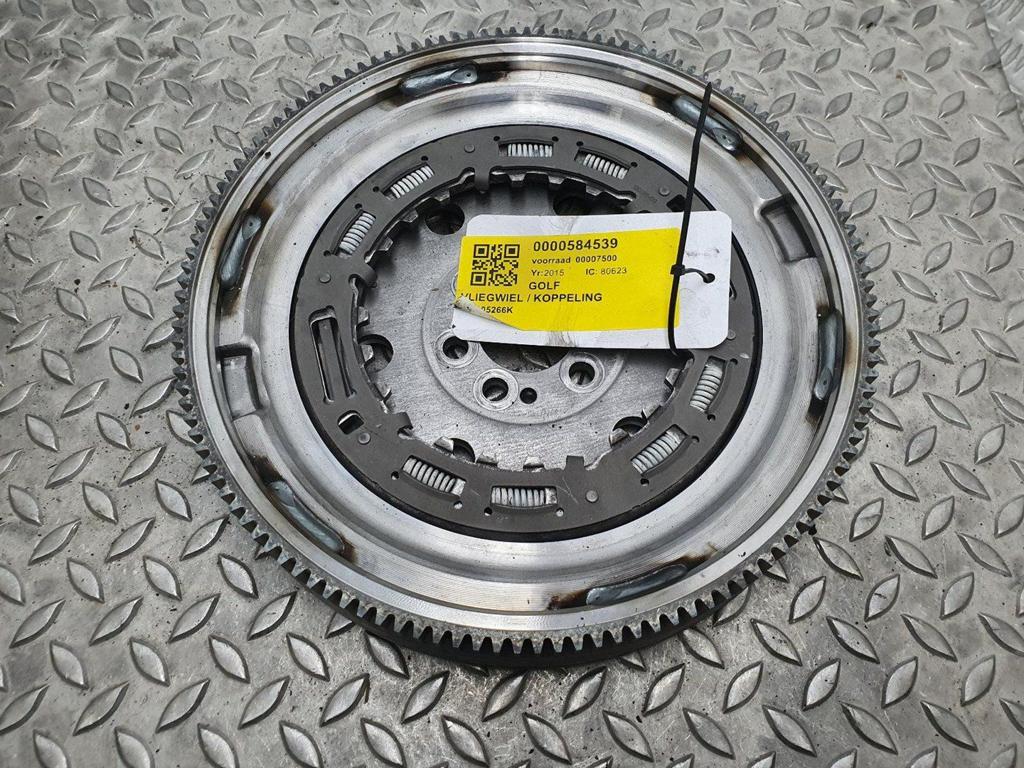 VOLKSWAGEN GOLF VLIEGWIEL / KOPPELING 2015, Auto-onderdelen, Motor en Toebehoren, Gebruikt, ARN erkend, Stiba lid, Erkend duurzaam