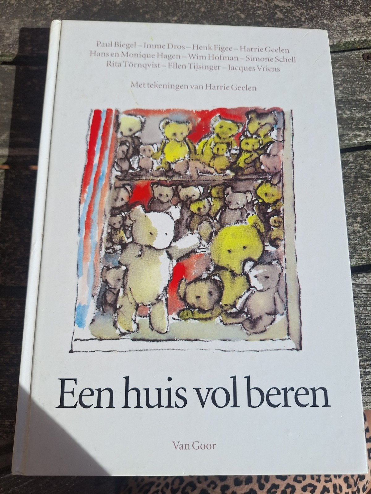 Een huis vol beren - Verhalenbundel met illustraties, Boeken, Ophalen of Verzenden, Gelezen, Paul Biegel, Imme Dros, Henk Figee, Harrie Geelen e.a.