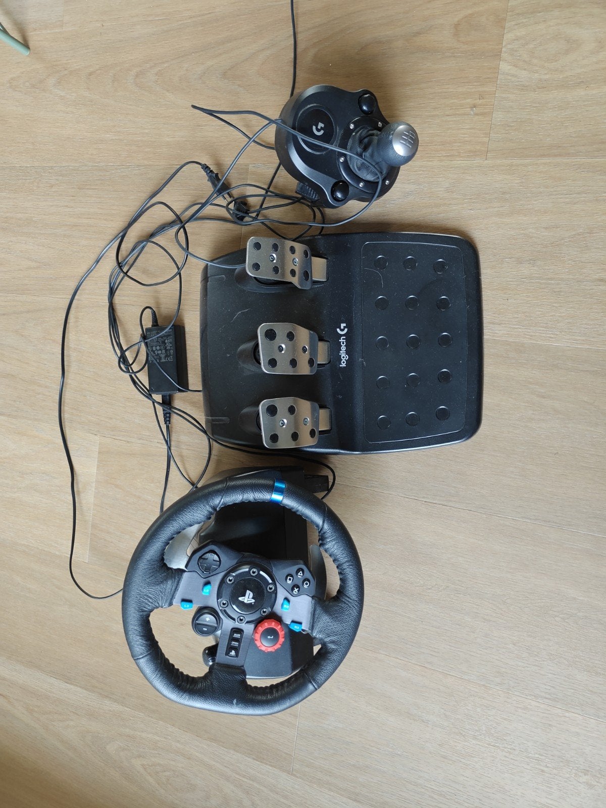 Logitech G29 Driving Force racestuur met pedalen, Spelcomputers en Games, Racestuur, Force feedback, Zo goed als nieuw, Logitech