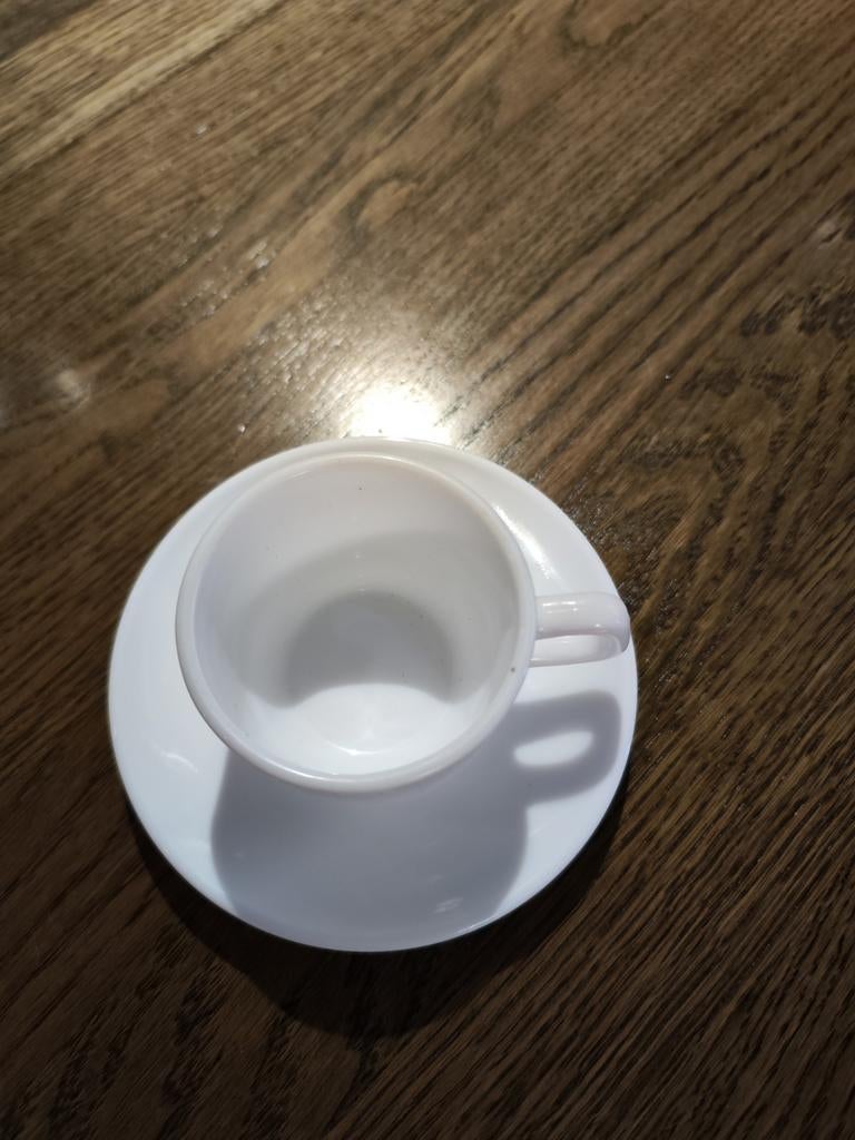68 Witte Kopjes en 83 Schoteltjes - Gebruikt Servies, Keramiek, Ophalen of Verzenden, Zo goed als nieuw, Effen