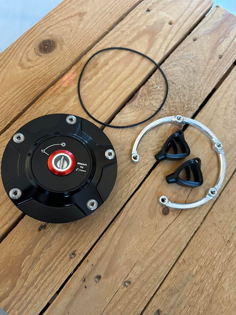 Rizoma tankdop voor ducati Streetfighter panigale v2 v4 v4s, Ophalen of Verzenden, Rizoma, ?, ?