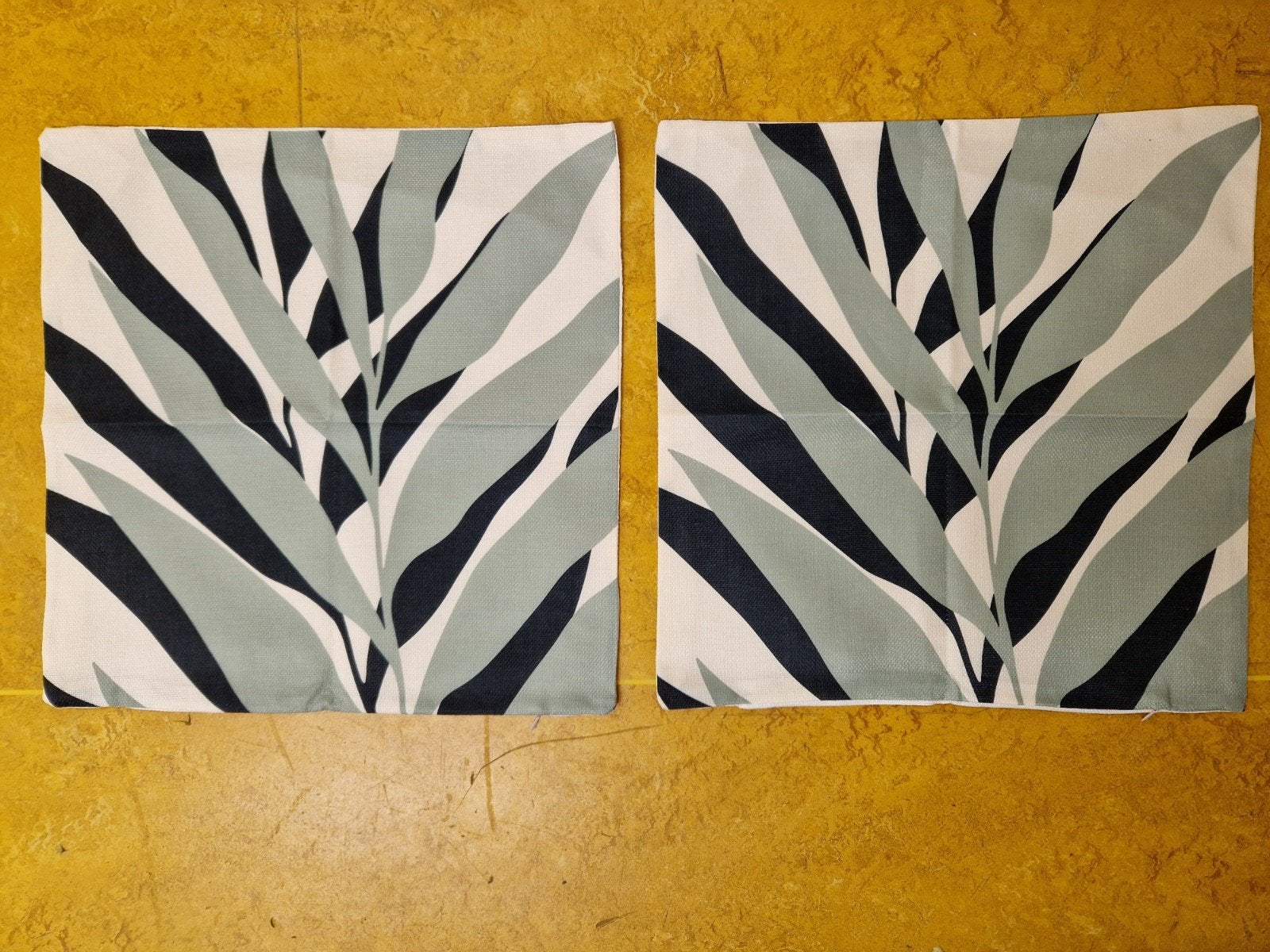 2 X Nieuwe trendy kussenhoezen " Blad, Met print, Meerkleurig, Nieuw, Ophalen of Verzenden