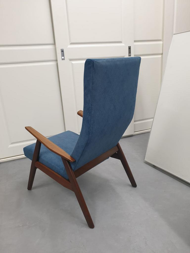 Vintage fauteuil, opnieuw gestoffeerd en gerestaureerd, Huis en Inrichting, Stoelen, Ophalen, Vintage, Mid-century modern, Blauw
