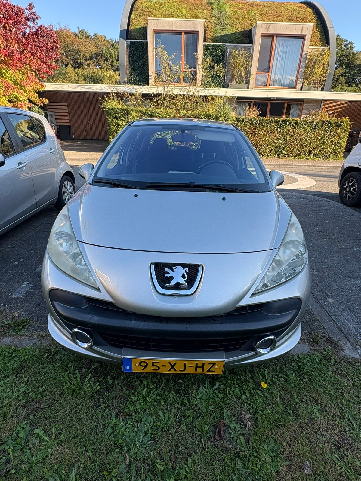 Peugeot 207 1.6  16V 5DRS 2007 Grijs Airco Topstaat!, Auto's, Voorwielaandrijving, Handgeschakeld, 1587 cc, Zilver of Grijs