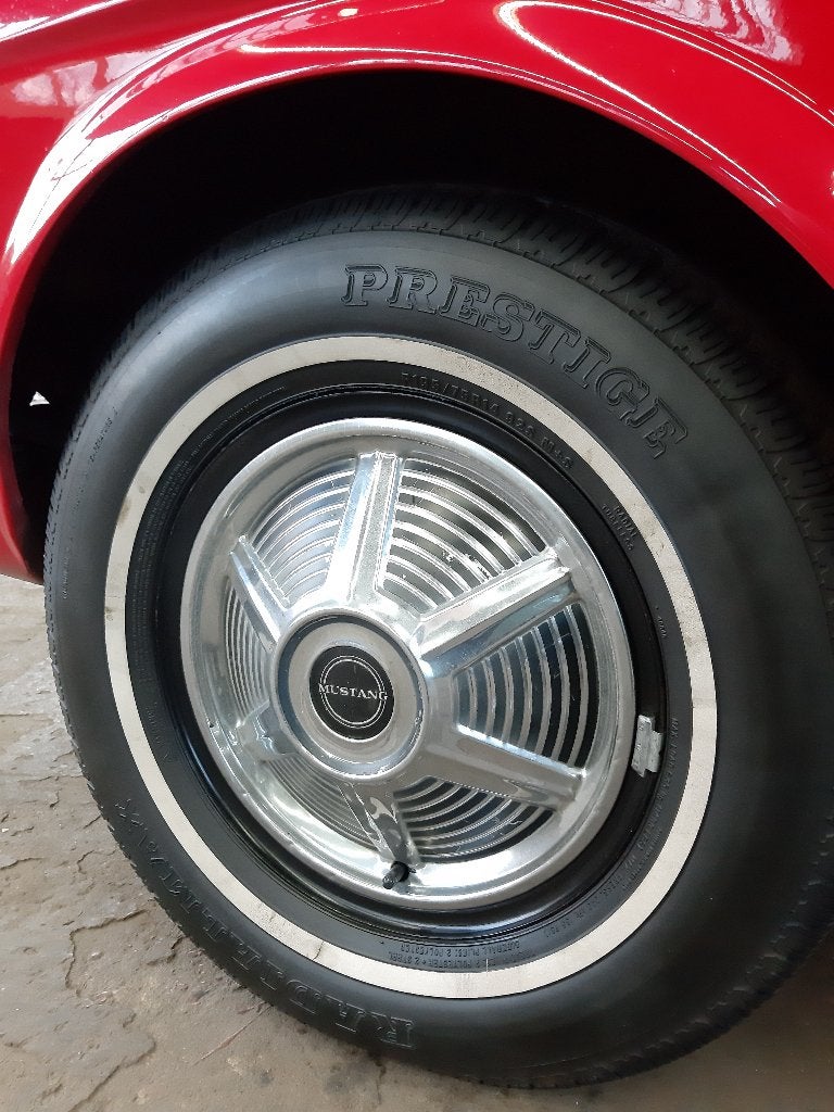 Ford Mustang 1965 - 3.3 SIX - handgeschakeld - poppy red, foto 11